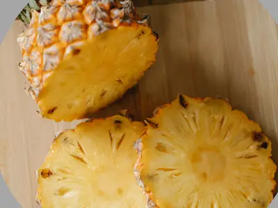 Cut a Pineapple Hack - photo from the RecipePi guide